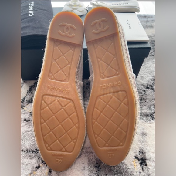 Authentic CHANEL size 40 Interlocking CC LOGO Tweed Espadrilles - Beige/Black - Picture 3 of 10